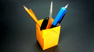 Оригами Карандашница
